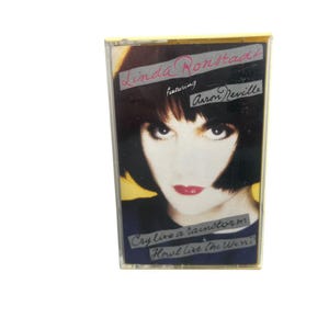 リンダ・ロンシュタット「Cry Like A Rainstorm」ハウル・ライク・ザ・ウィンド ヴィンテージカセット、オリジナル1989年テープカートリッジ、象徴的なアメリカのアルバム、コレクターズアイテム