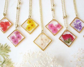 Pressed Flower Necklace, Resin Jewelry, Birth Flower Gift, Minimalist Necklace