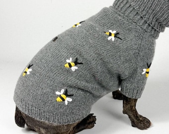 Gestrickter Hundepullover mit 3D Bienen - Handgemachter warmer Wollpullover für kleine und mittelgroße Hunde