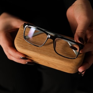 Wooden Box for Sunglasses Wood Glasses Case Wood Glasses Box Walnut Wood Hard Case for Glasses Personalized Unisex Box for glasses Moms day