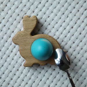 Gepersonaliseerde eiken eierdopje server aangepaste eierhouder cadeaus voor grootouders cadeaus voor hem cadeau voor haar verjaardagscadeau paasei standaard voedsel cadeau