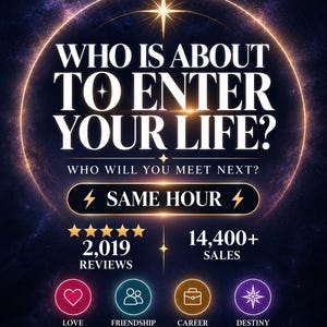 Op de afbeelding: Een donkerblauwe grafische afbeelding met een kosmisch thema en de tekst PsychicAlda, Who is about to enter your life?, Who will you meet next?, Same Hour, 2,019 reviews, 14,400+ sales, en iconen voor Love, Friendship, Career en Destiny met lichteffecten.