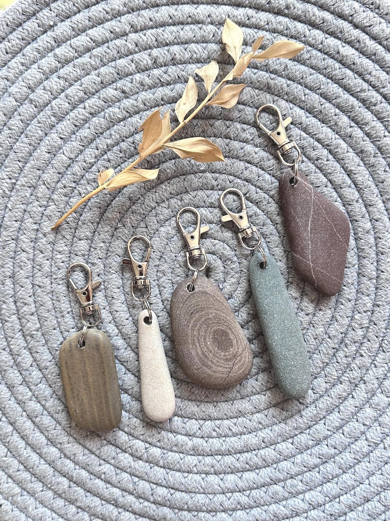 Simple Unisex Sea Pebble Keychain - natural beach rock pendant, stone charm, Zen jewellery beach, pebble pendant, stone accessories, eco friendly gift, thoughtful present, men and women nature inspired creations, one of a kind present for loved ones, anniversary, birthday gift, thoughtful handmade gift, small gesture gift, genuine sea treasures, original gift, on of a kind creation, extraordinary handmade present