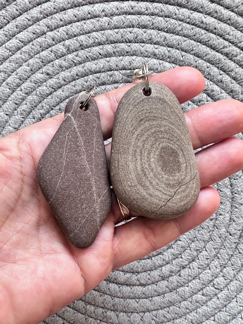 Simple Unisex Sea Pebble Keychain - natural beach rock pendant, stone charm, Zen jewellery beach, pebble pendant, stone accessories, eco friendly gift, thoughtful present, men and women nature inspired creations, one of a kind present for loved ones, anniversary, birthday gift, thoughtful handmade gift, small gesture gift, genuine sea treasures, original gift, on of a kind creation, extraordinary handmade present