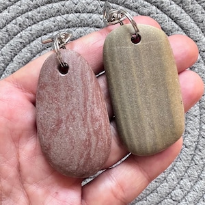 Simple Unisex Sea Pebble Keychain - natural beach rock pendant, stone charm, Zen jewellery beach, pebble pendant, stone accessories, eco friendly gift, thoughtful present, men and women nature inspired creations, one of a kind present for loved ones, anniversary, birthday gift, thoughtful handmade gift, small gesture gift, genuine sea treasures, original gift, on of a kind creation, extraordinary handmade present