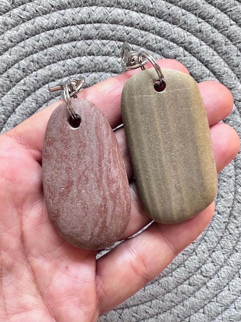Simple Unisex Sea Pebble Keychain - natural beach rock pendant, stone charm, Zen jewellery beach, pebble pendant, stone accessories, eco friendly gift, thoughtful present, men and women nature inspired creations, one of a kind present for loved ones, anniversary, birthday gift, thoughtful handmade gift, small gesture gift, genuine sea treasures, original gift, on of a kind creation, extraordinary handmade present
