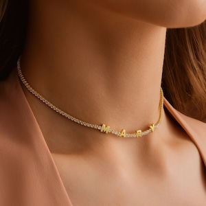Gargantilla de tenis de moissanita personalizada • Collar de inicial de oro personalizado • Gargantilla con letras • Gargantilla con nombre personalizado • Regalo para el día de la madre