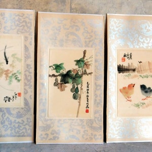 ヴィンテージ 10 枚セット ヴィンテージ オリジナル 中国水彩画 ミニチュア絵画 4.75" x 3" - 10 枚セットのボックス入り - 模様入りカードにマウント - サイン入り