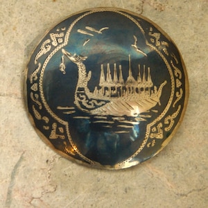 Vintage Sterling Niello Siam Silber Brosche - Rund mit graviertem Drachenboot Bild - aus Thailand - Kostenloser US Versand