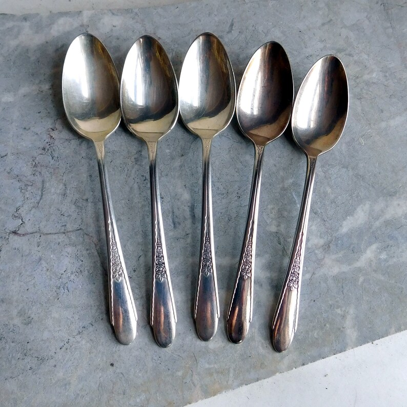 Wm Rogers Silverplate Twisted Floral Pattern Wm Rogers Silverplate