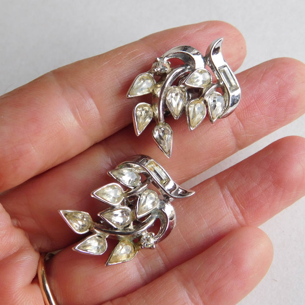 Vintage Trifari Clear Rhinestone Leafy Earrings - Silvertone
