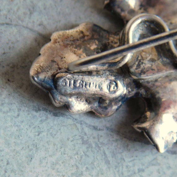 Vintage Sterling Silver Oak Leaf Earrings - Hidde… - image 8