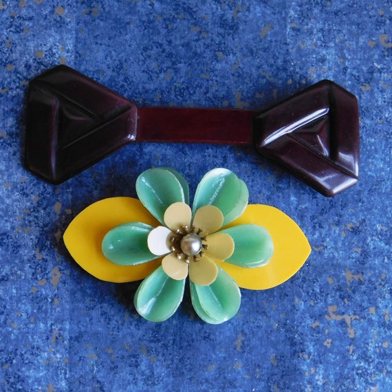 Vintage Pair of Celluloid Brooches - Early Plasti… - image 1