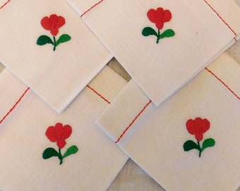 ヴィンテージ刺繍入りリネン スモール ホワイト テーブルクロス / 4 枚