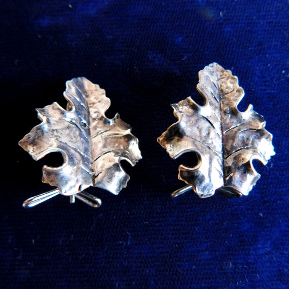 Vintage Sterling Silver Oak Leaf Earrings - Hidde… - image 3
