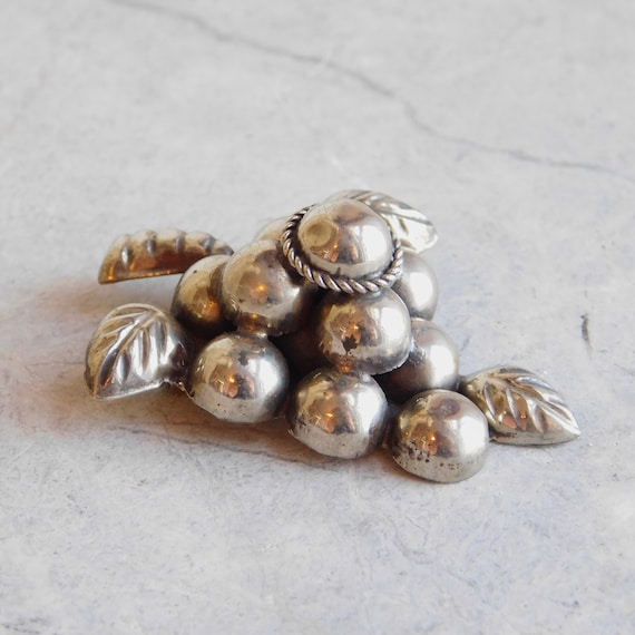 Vintage Mexican Silver Grapes Pin Brooch Pre 1948… - image 2