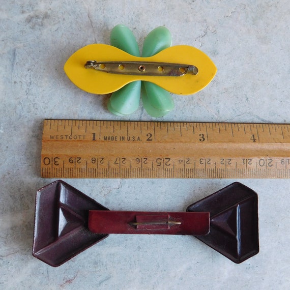 Vintage Pair of Celluloid Brooches - Early Plasti… - image 5