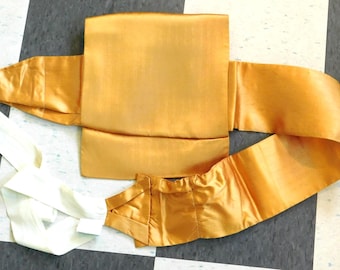 Vintage Japanse gouden zijden obi/kimonoriem - voorgevouwen