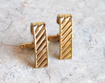 Vintage Hickok USA Goldtone Cuff Links - Diagonal Stripes on Curled Metal Strips - Mid-Century 1950s Men's Accessories - Signed Designer