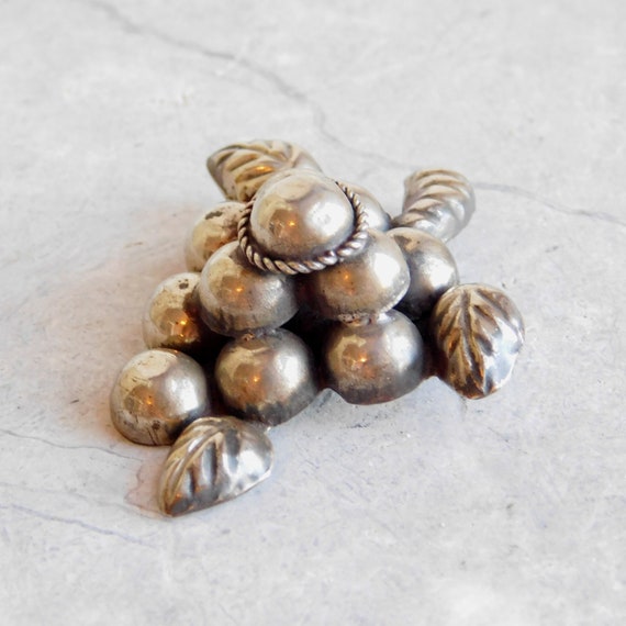 Vintage Mexican Silver Grapes Pin Brooch Pre 1948… - image 3