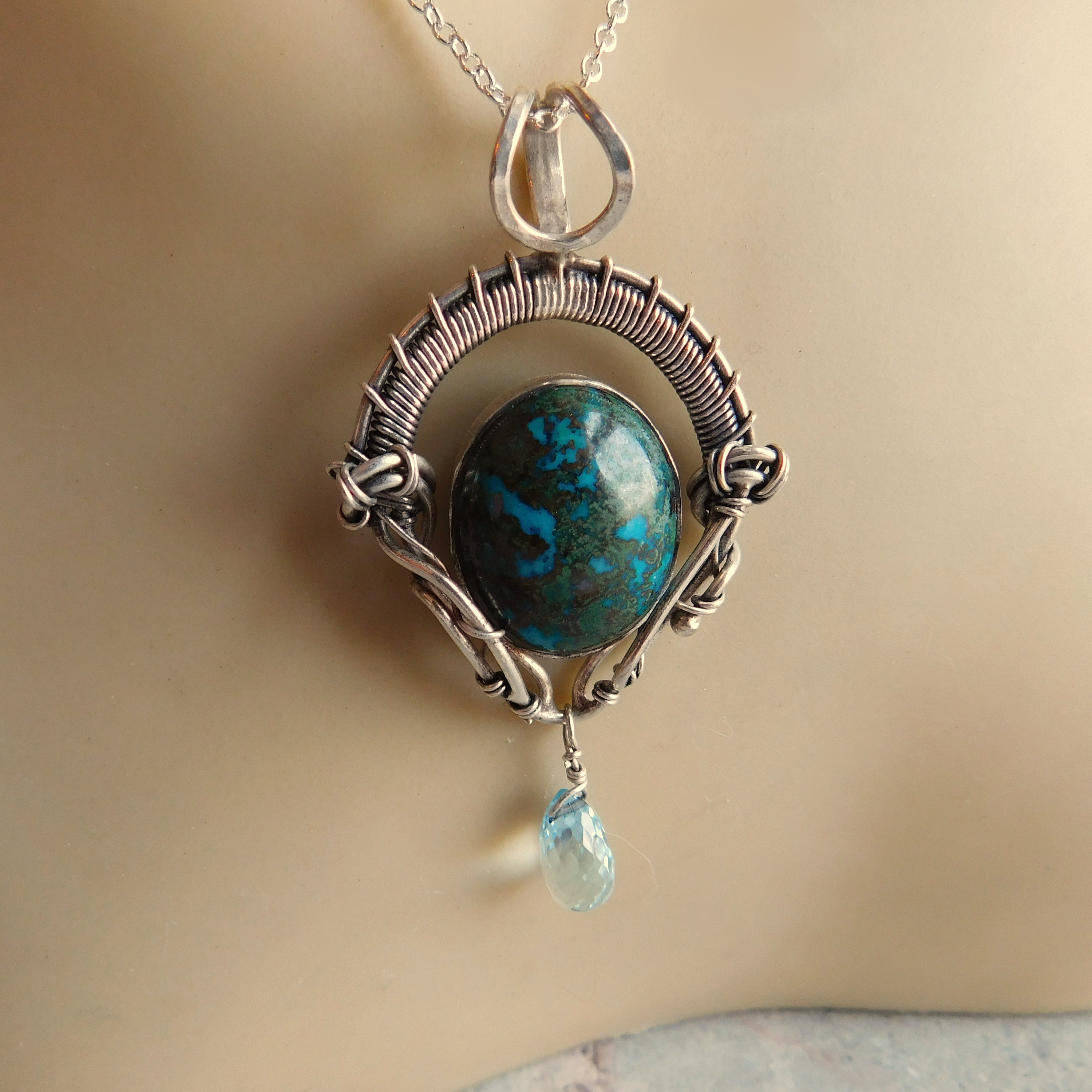 Vintage-Halskette mit Anhänger aus Türkis, blauem Topas und Sterlingsilber – handgefertigt – wunderschöne verzierte Details – kostenloser US-Versand