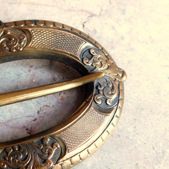 Antique Victorian Large Brass Buckle-Shaped Brooc… - image 4