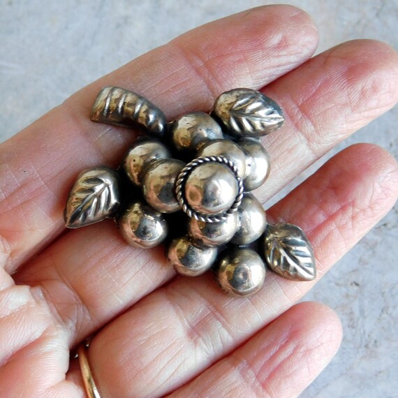 Vintage Mexican Silver Grapes Pin Brooch Pre 1948… - image 4