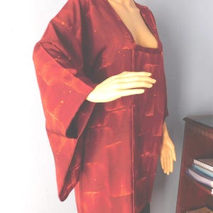 Vintage Japanese Silk Kimono Robe or Long Jacket - Rusty Red Pattern - Hand Stitched - Fully Lined w/ Pink and White Silk - Large Size
