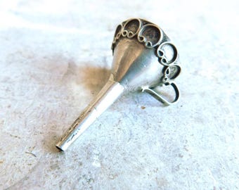 Pequeño embudo mexicano antiguo de plata esterlina para rellenar frascos de perfume / Hecho a mano a mediados de los años 30-40 - Firmado