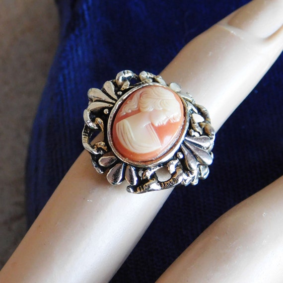 Vintage Silver plated Faux Cameo Ring Resin Cameo Retro Victorian