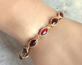 Vintage Liz Claiborne Link Bracelet - Goldtone Metal - Red Glass Stones - 7-1/4" Long - 1980s Designer Fashion - Free US Shipping