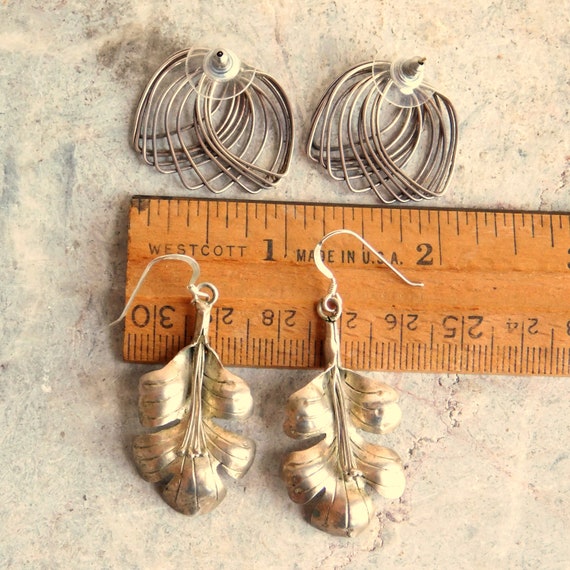 Vintage Lot of 2 Pair Silver Metal Earrings - 1 P… - image 8