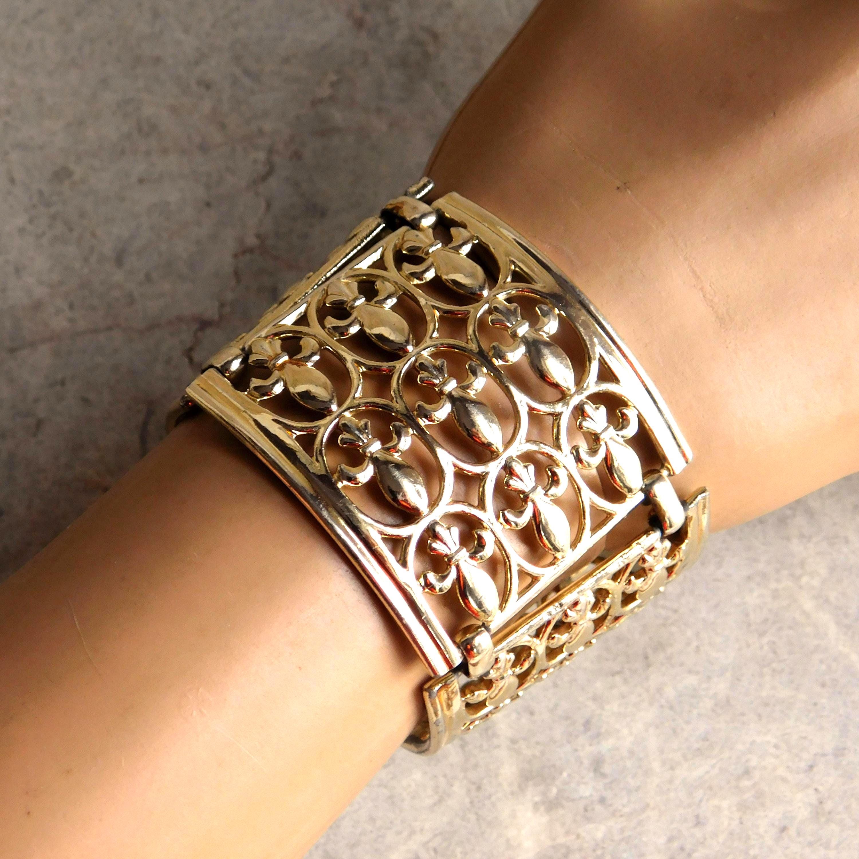 Vintage Unmarked Emmons Extra-wide Gold-tone Fleur-de-lis Openwork