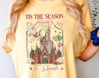Camiseta navideña de Campanilla, "Es la época del brillo", colores cómodos, camiseta navideña de Disney Magic Castle, camiseta navideña de Disney Coquette 284288