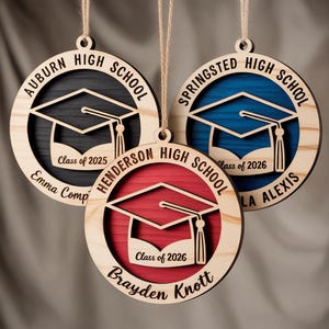 Personalized Graduation Name Wooden Ornament, Class of 2025 Custom Xmas Gift for Senior, College Graduate High School University Decoration