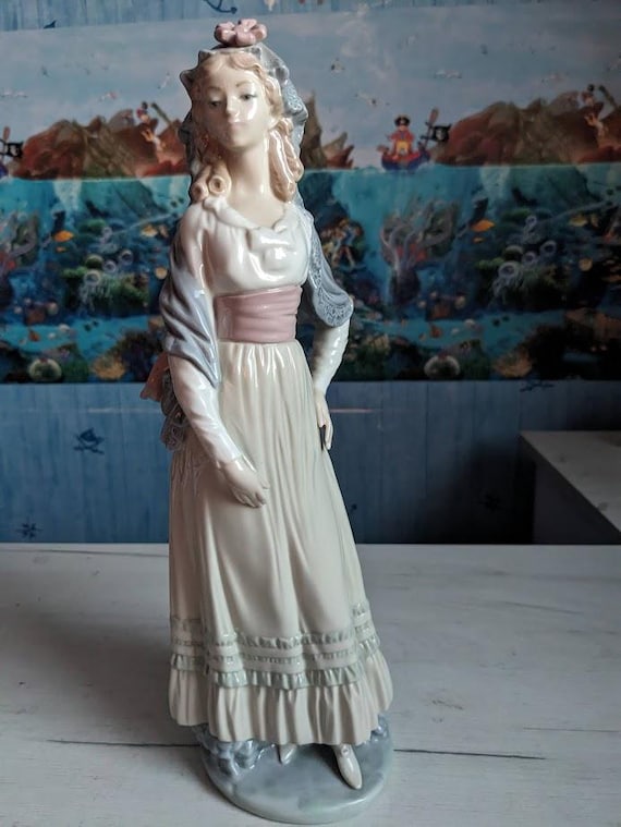 LLADRO リヤドロ ゴヤの婦人 Goya Lady No.5125 Dama Goyesca スペイン