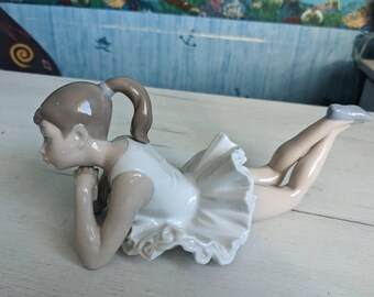 Figura de porcelana Nao de Lladro "Bailarina pensativa"