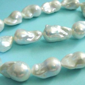 White Baroque Pearls, A-AA Natural Freshwater Pearl Beads, Beautiful Nacre- Center Drilled, Brides, Approx 22x15 - 25x17mm wide, 1 Bead