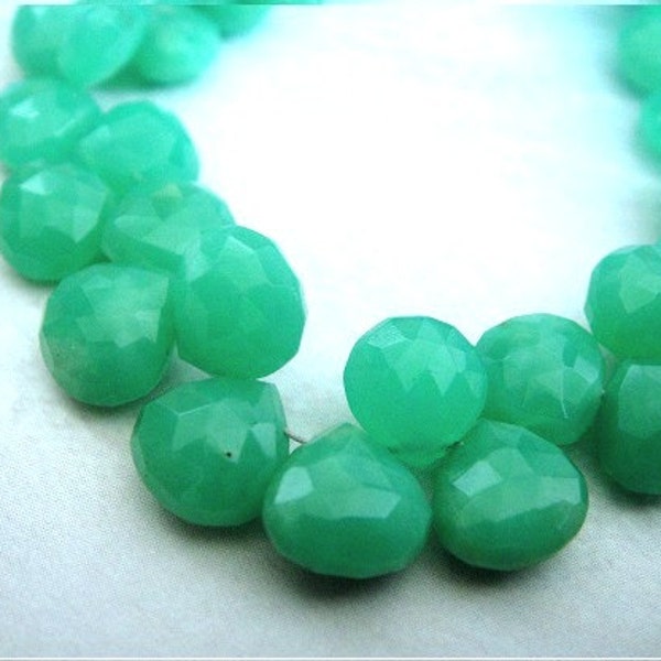 Chrysoprase Heart Briolette Beads, High Quality, FOCAL Beads, 3 pcs, Wholesale Beads, Faceted Apple Green, Brides, May birthstone, 6-7mm
