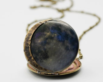 Vintage Moon Locket · Crescent Moon Phases Necklace · Personalized Locket Jewelry · Custom Photo in Locket · Handmade Jewelry · Large Locket