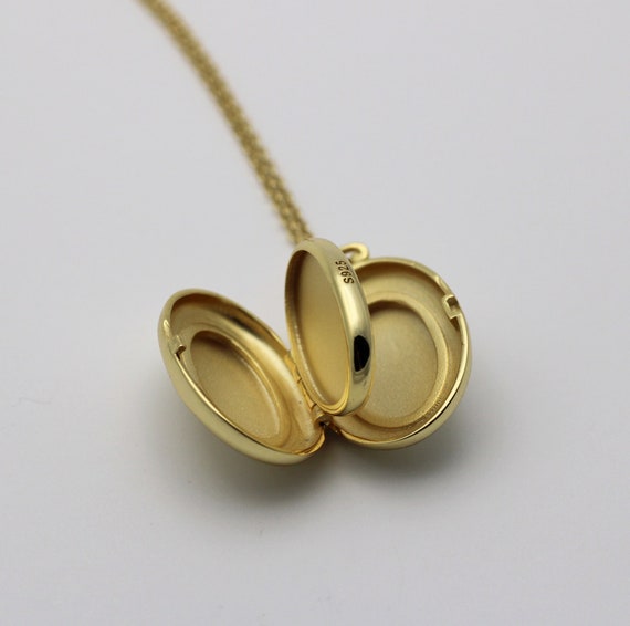Sterling Silver or 18ct Yellow Gold Plated Embossed Locket