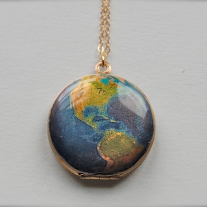 Locket Necklace · World Earth Jewelry · Custom Photo Lockets · Gift For Her · Vintage Locket Necklaces · Personalized Mourning Jewelry