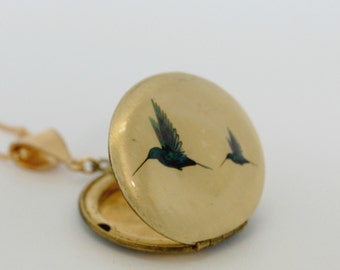 Vintage collier médaillon colibri oiseaux plumes colibris colliers médaillons superposition de pièces personnalisées cadeau unique cadeau personnalisé