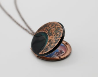 Vintage Moon Locket Necklace · Crescent Moon Jewelry · Custom Photo Gifts · Personalized Handmade Gift · Mourning Memorial Lockets · Galaxy