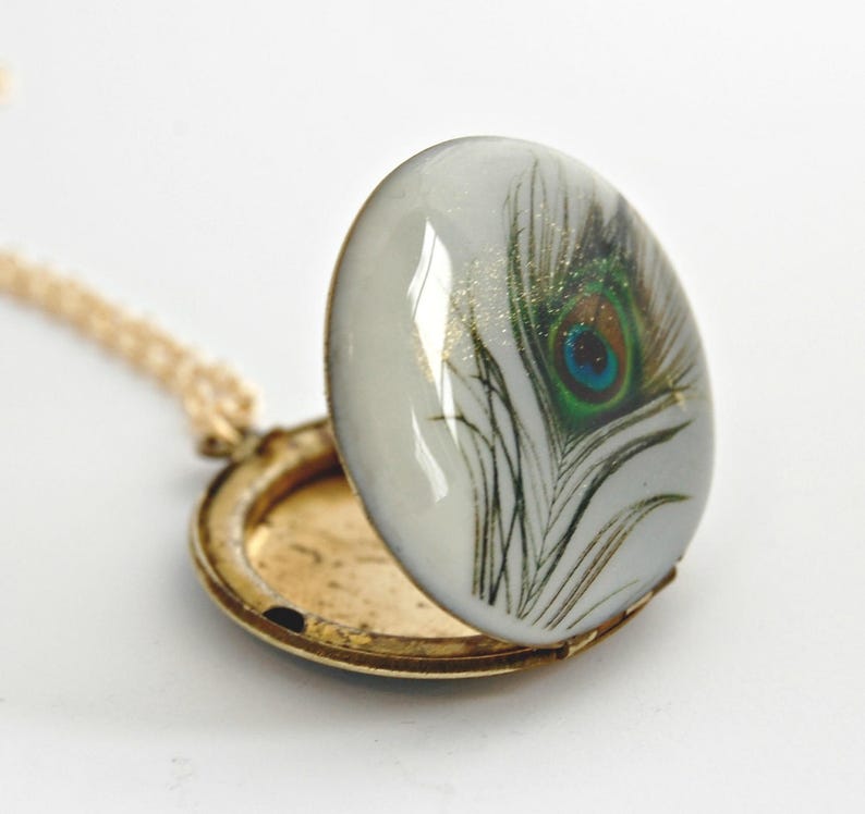 Vintage Locket Peacock Feather Feathers Peacock Wedding Peacock Jewelry Necklace Necklaces Bridesmaids Gifts Peacock Feather Art Bird Birds