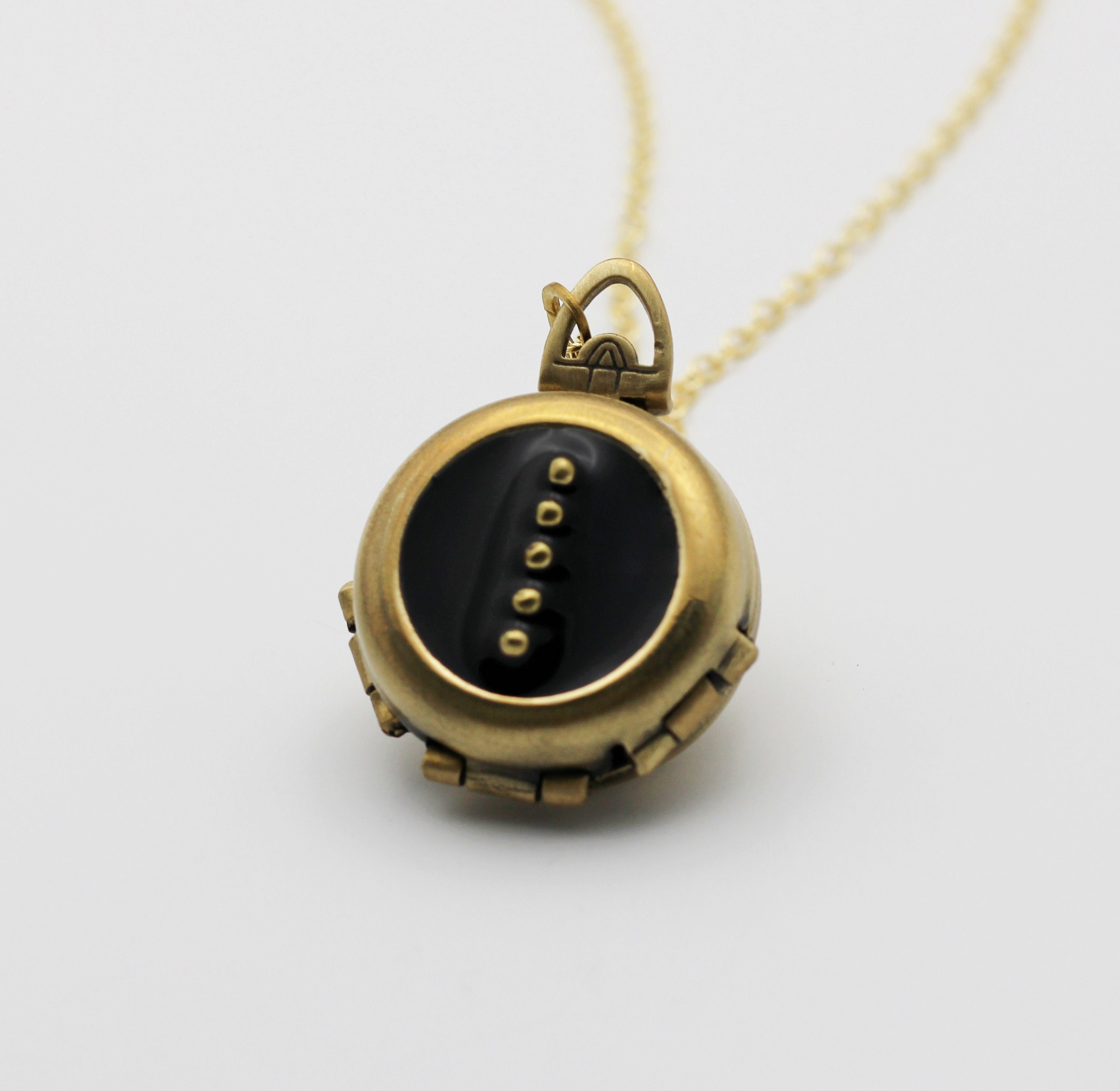 LOCKET No.1〜4 独立系旅雑誌 創刊号 HAPPINESS ISSUE Incredible Four-way Locket Necklace Family Album Lockets Mourning