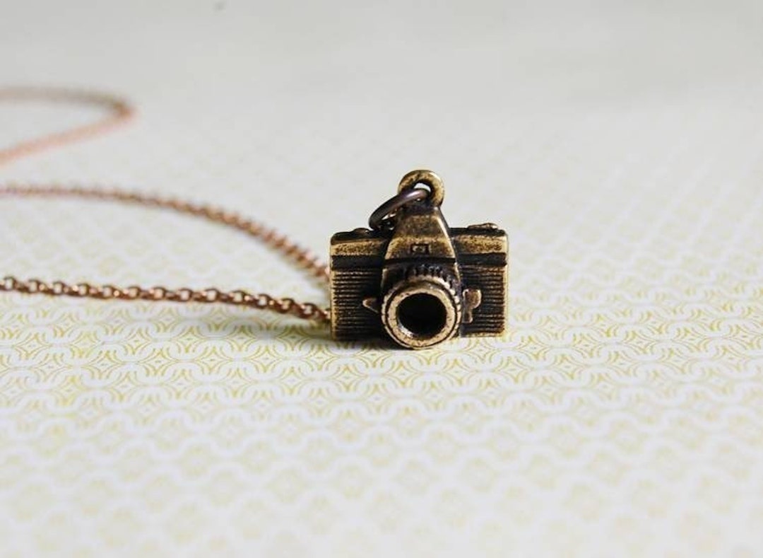 Collar de amuleto de cámara Collar de cámara de oro Colgante de cámara  Regalo para fotógrafo Collar de fotógrafo Joyas de cámara Oro de 14k -   España
