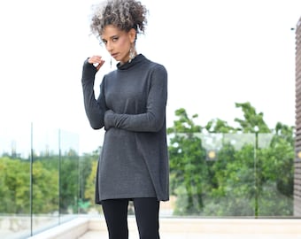 Extra Long Sleeves Thumbhole Bohemian Gray Cotton Oversize Tunic Top For Women, Fall / Winter Gloves Sleeves Blouse, Turtle Neck Top