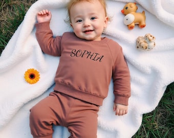 Conjunto de moletom e calça de moletom personalizados para bebês | Roupa infantil com nome personalizado, algodão orgânico | Presente para chá de bebê, recém-nascido a 4 anos