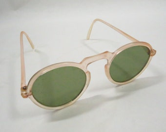 Sunglasses Pink Frame round lenses Mid Century Vintage